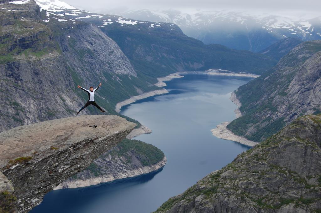 Trolltunga Hostel *