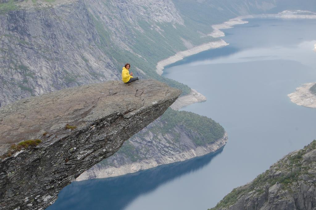 Trolltunga Hostal *